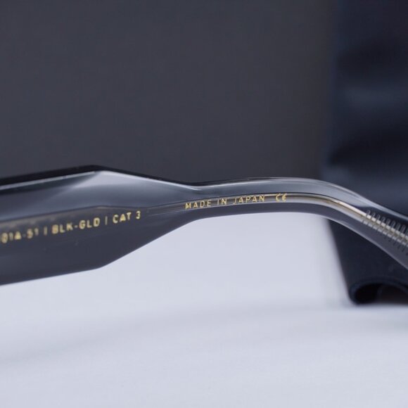 Valentino V-TRE VLS-101A Cat Eye Sunglasses - Shiny Black\\Dark Bordeaux AR